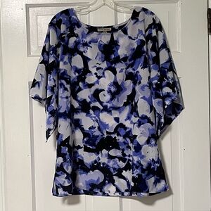 Maya Brooke Chic blue floral short flowing flutter sleeves chiffon tunic blouse